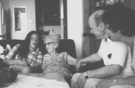 1981withMotherSisterNiece